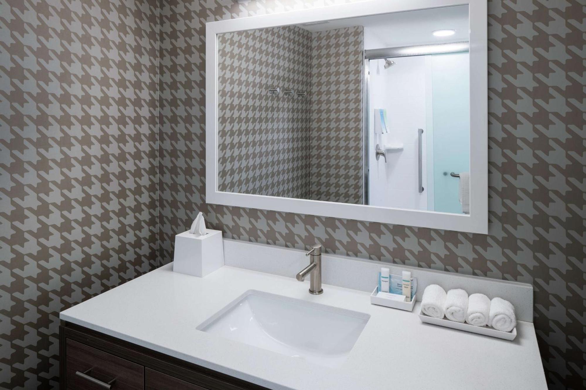 Home2 Suites By Hilton Jacksonville Airport Eksteriør billede